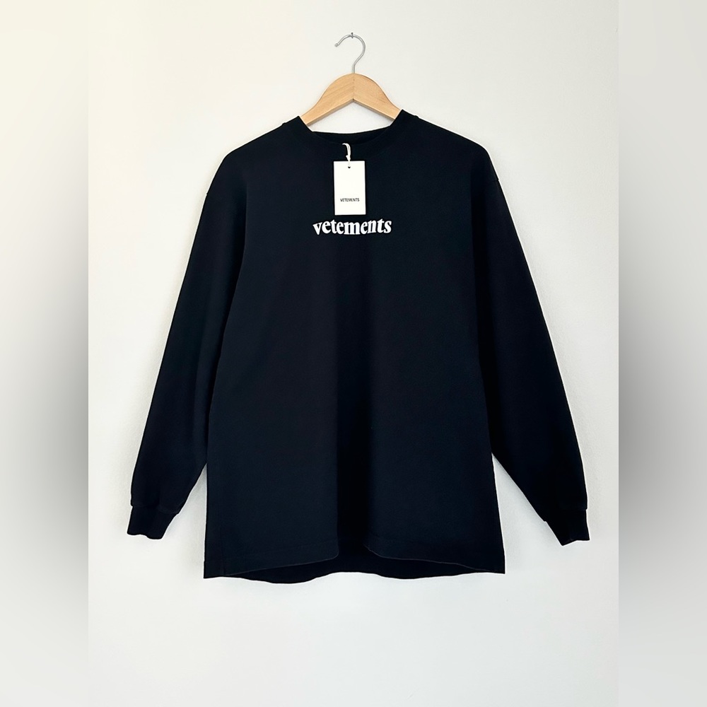 BRAND NEW VETEMENTS POSTAGE LONG SLEEVE T-SHIRT WITH LOGO